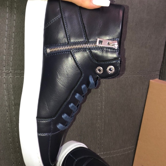 sneakers - Picture 4 of 6